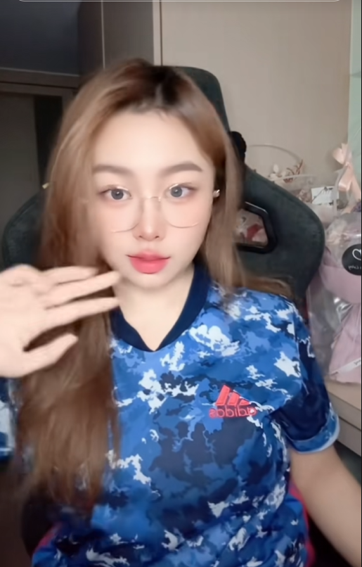 Manager Elisa Sipayung
